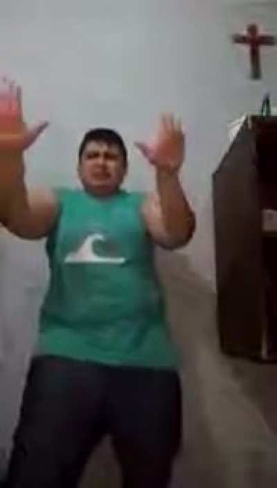 chelo5p invita a tomar una coca fresca al diablo en monte maíz y SALE MAL