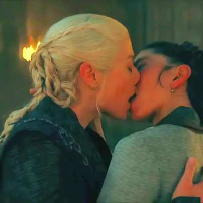 Emma D&rsquo;Arcy and Sonoya Mizuno - House of the Dragon S02E06 (2024)