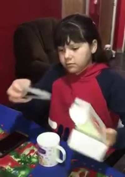 Cuando tu padre te trollea para el cumplea&ntilde;os de su hija por darle un regalo bien cursi para el d&iacute;a del padre