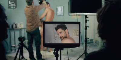 Natalia Dal Molin nua em "Hard"