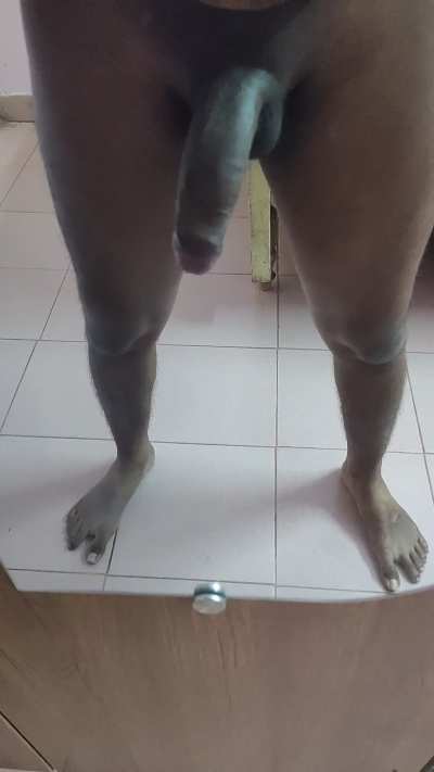 What do you think&mdash;size matters, or is it all about the confidence?What do you think&mdash;size matters, or is it all about the confidence?(M)