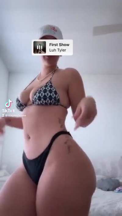 Bikini babe