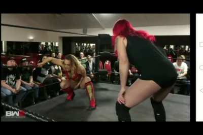 (Reaction only) Aftermath of a low blow kick. Sidenote: Eliza Roux is another one I've chatted...also a dick personality. Glad she got kicked in the "dick" twice this match! 🤭 Hope she legit felt it.