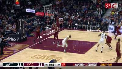 [Highlight] Talen Horton-Tucker loses his footing on the drive but hits the backwards layup