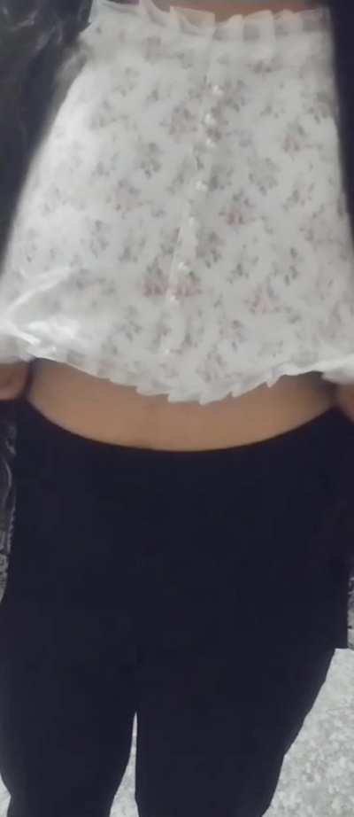 My GF decided to flash me in malls back stairs. Titty Drop. How much would you rate? "C"