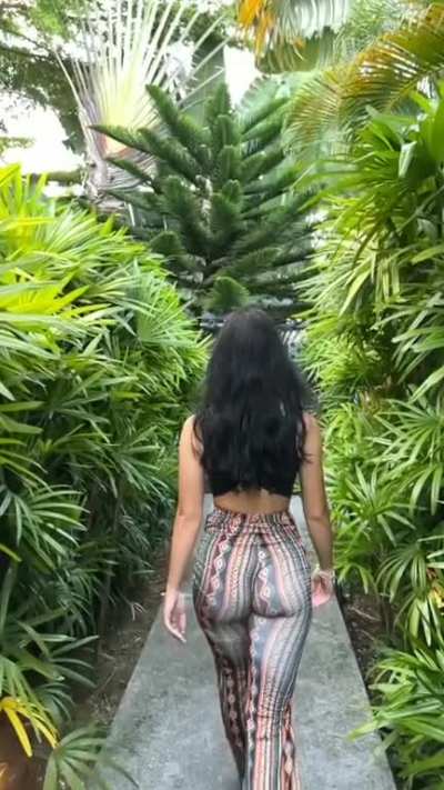 🍑👀
