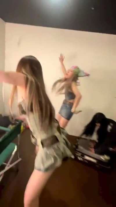 Yuqi with (G)I-DLE