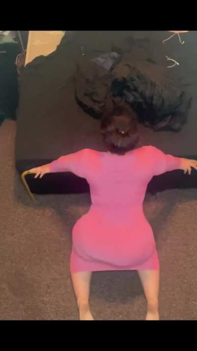 Thunda&rsquo;s Ceiling Challenge In Her Tight Pink Dress 🥵