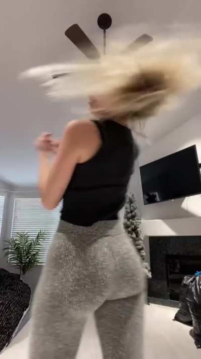 Jordyn Jones has such a big butt