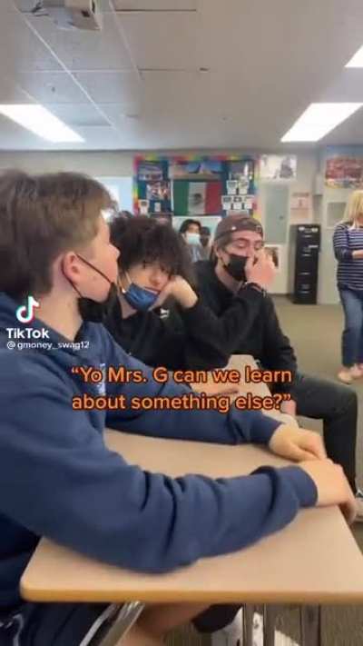 🗿