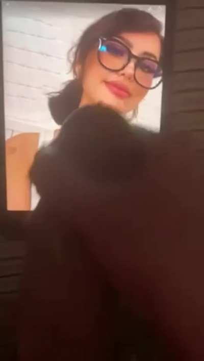 Couldn&rsquo;t help but cum all over Lia