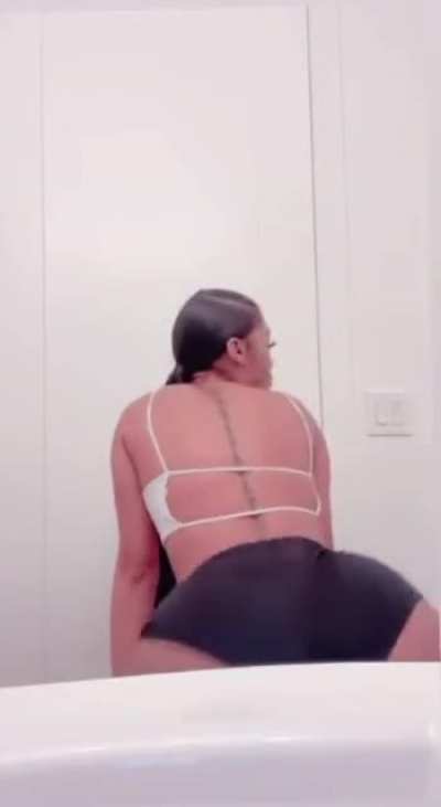 Throwing that thang