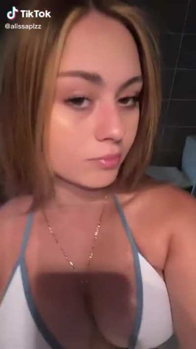@alissaplzz