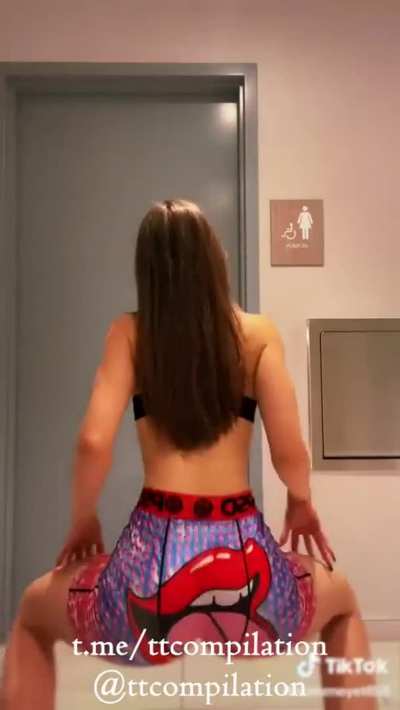 Ass Shaking🍑💦