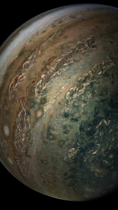 Юпитер, снятый с космического эксплорера Juno