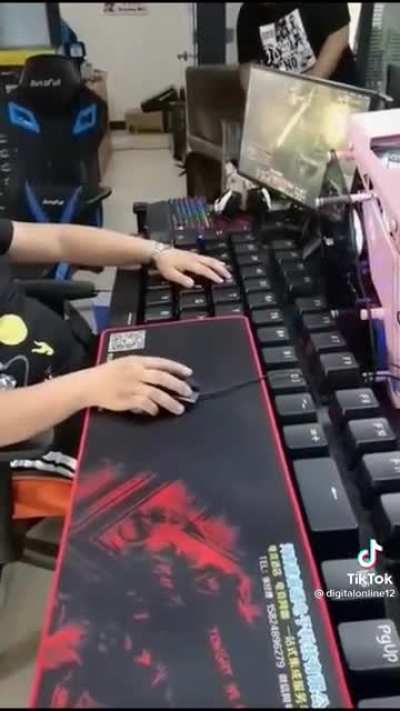 guess this man's rank, i think he might be rank 1 on chinese super server