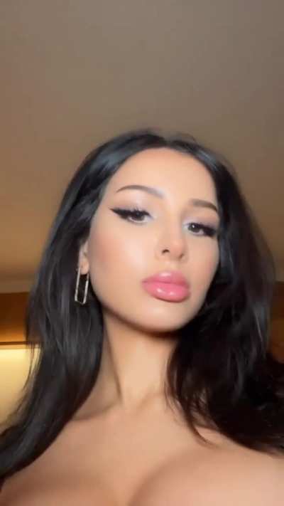Busty bimbo Lia goon cut (no audio track, slowmo and open mouth zoom looped into 1.5m of bliss)