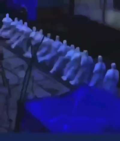 大白跳舞