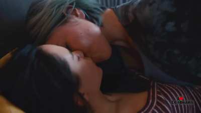 Mary Galloway &amp;amp; Kaitlyn Yott (Querencia - s01e05)