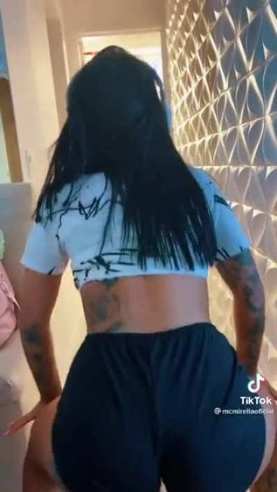 MC Mirella