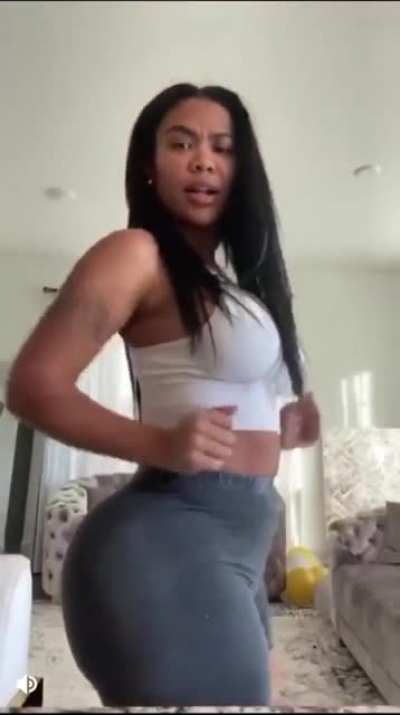Chinese Kitty Throwing Ass