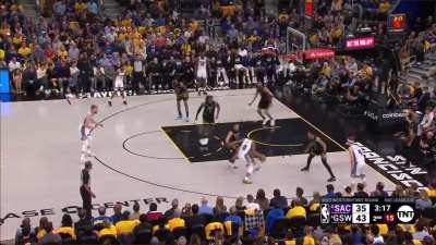 [Highlight] Warriors suffocate Monk and Curry ends up with the block