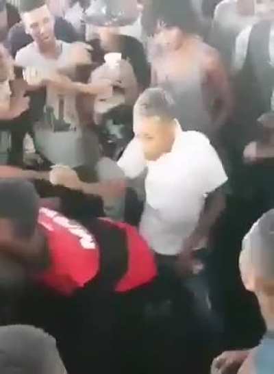 Ter&ccedil;ou com os pra&ccedil;as!