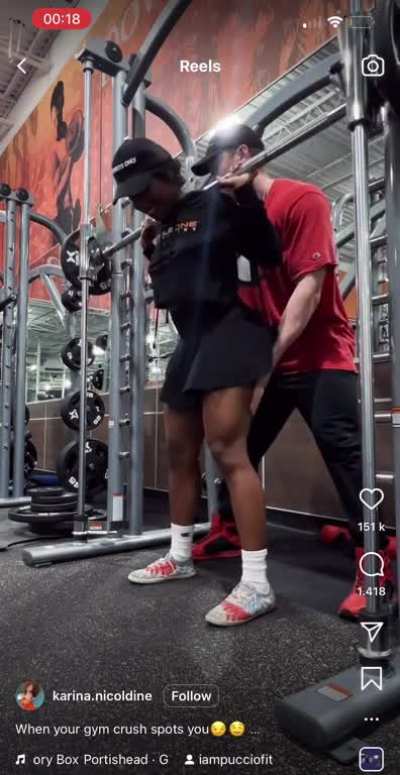 Your "gym crush" aka boyfriend spots you on the SMITH MACHINE. @karina.nicoldine