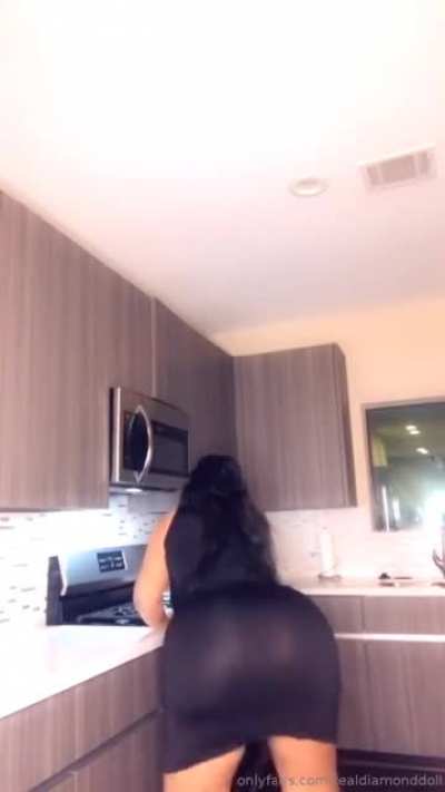 Take &lsquo;em off and shake that ass 😚