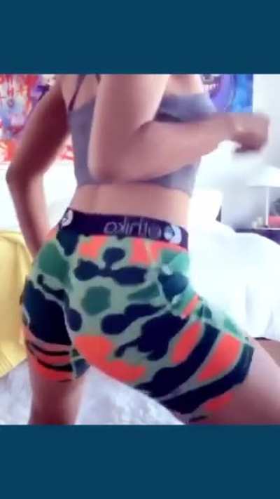 👀