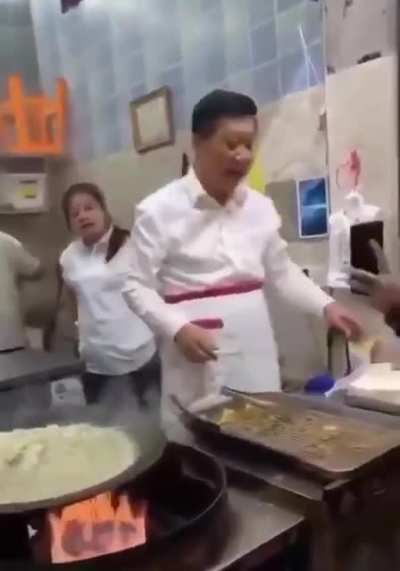 Xi Jinping, &ldquo;Arrested &rdquo; by the posted info of TheNihilist911 on NNN as a result of the coup in China, began working in a dumpling shop.