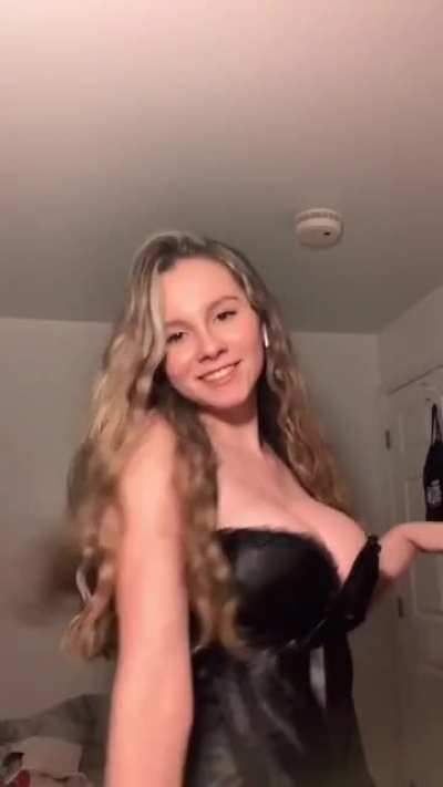 👀