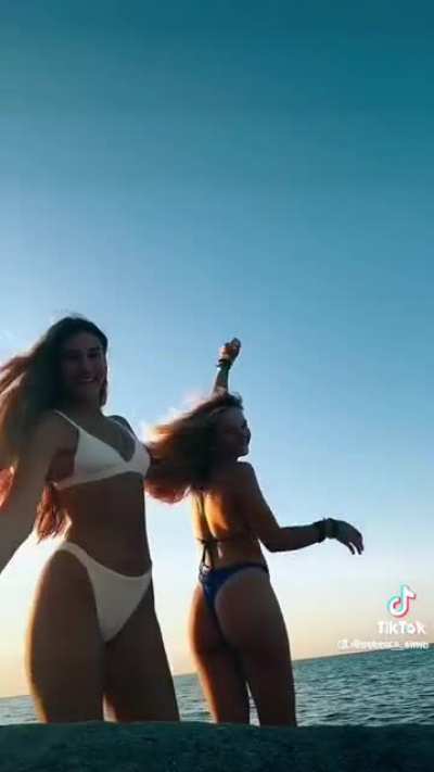 🥰