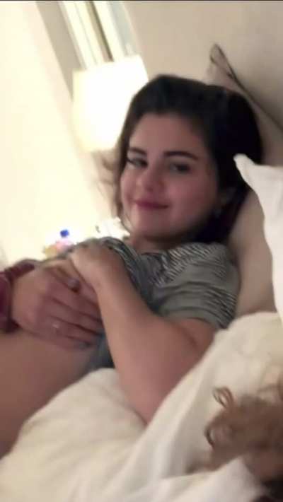 Selena Gomez tits