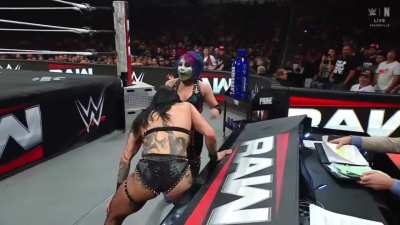 Asuka vs Iyo's "friend", Rhea Ripley! (RAW - 9/22/25)