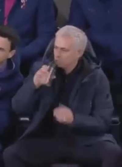 MRW my tenant commits suicide and I only have a few hours to sell their possessions before their grieving parents show up.