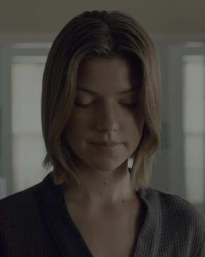 [Topless] Catherine Missal in Tell Me Lies (2022) S01E04