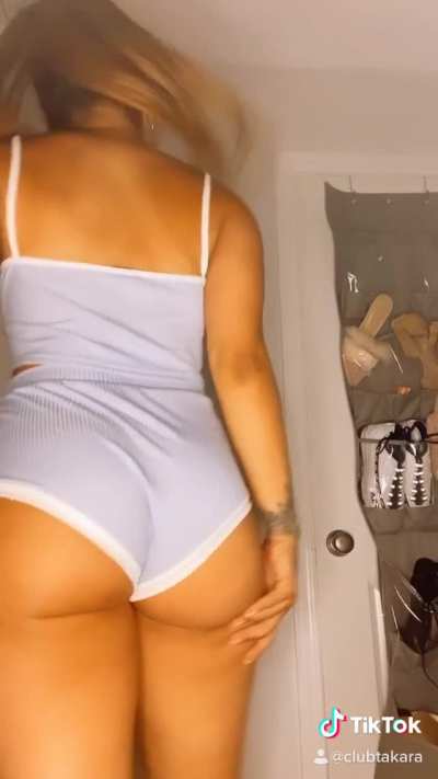 How a REAL and toned ass moves 🤤🍑😧