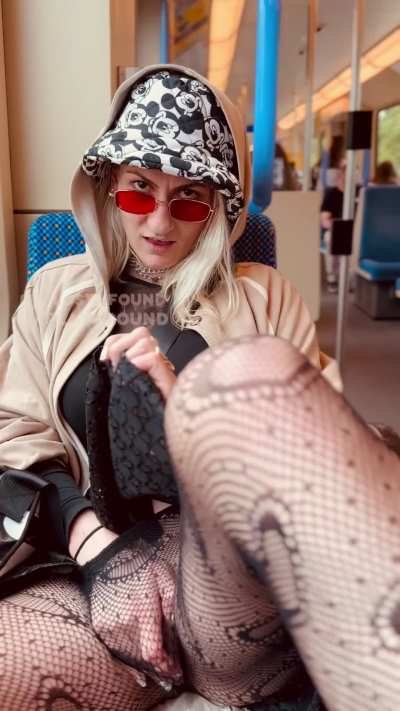 a tiny bit later the guy in the 4 seat next to me noticed my little pussy play [GIF]