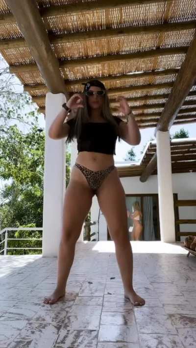Leticia Azevedo