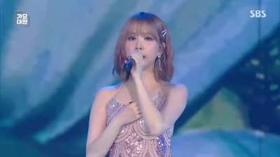Eunha sings "Part of Your World" from Little Mermaid. ❤