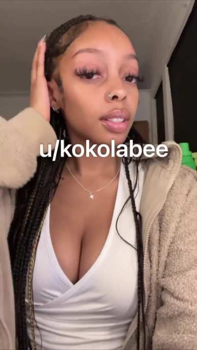 Hi💋 I’m new here , dm me for my menu and to purchase lip and tongue videos 💦