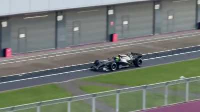 Um v&iacute;deo com boa qualidade do dia de filmagens da Cadillac em Silverstone.