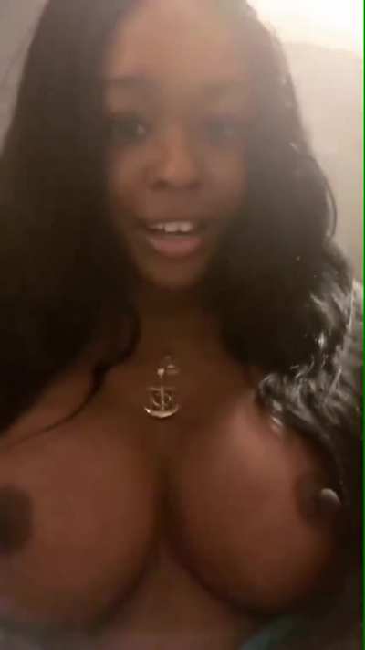 Azealia Banks Boobs