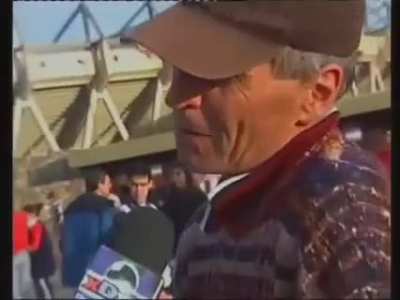 Adolfo Casta&ntilde;eda explicando la teor&iacute;a del relativismo moral (colorized)