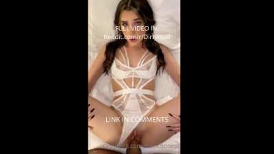 MACKENZIJONES FAN FUCK HER VID IN C0M M3NTS