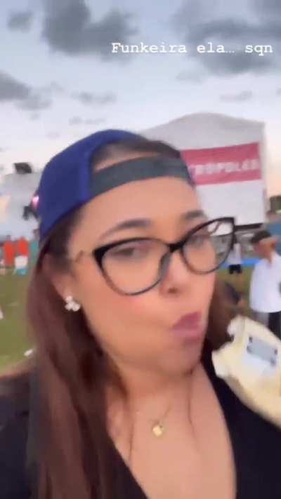 OLHA ESSES PEIT&Otilde;ES DELICIOSOS BALAN&Ccedil;ANDO,VTNC MLK ,ESSA PUTA &Eacute; GOSTOSA DEMAIS 