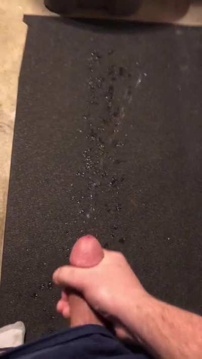 Huge cum blast💦