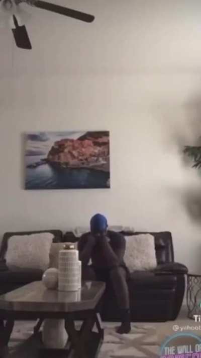 🗿