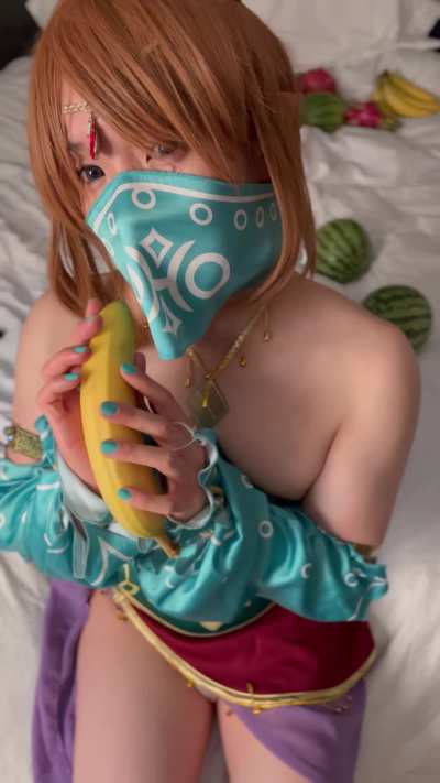 Gerudo Link likes his fruit